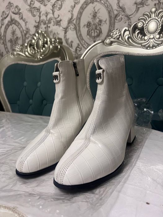 Qish uchun oppoq sapog