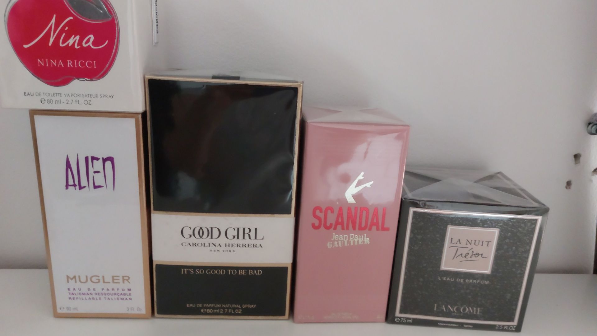 Parfumuri diferite!