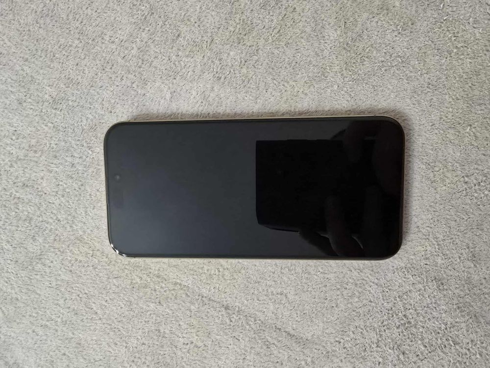 Продавам iphone 16 pro max 256 gb Desert Titanium