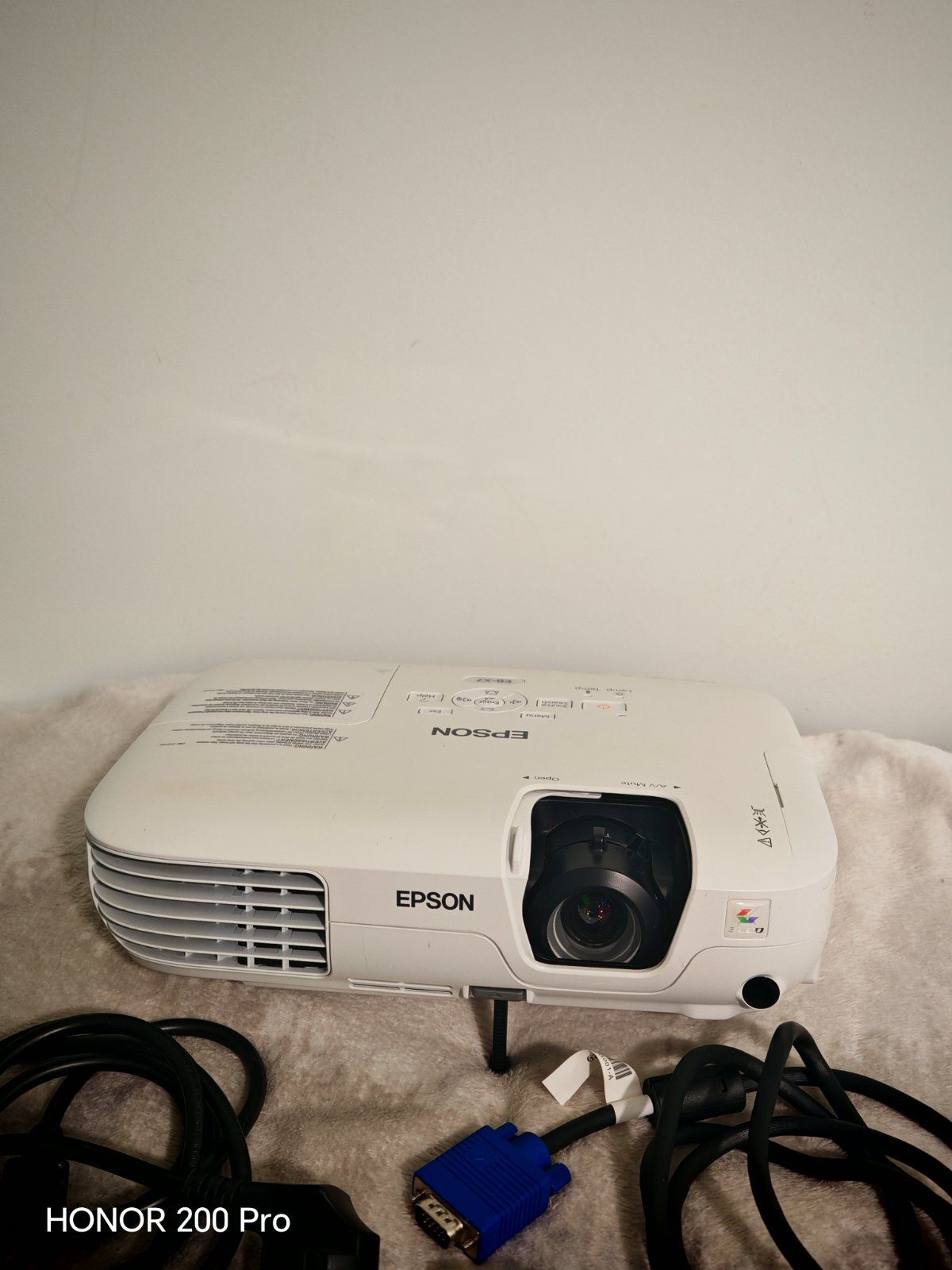 Epsom EB-X7 projector