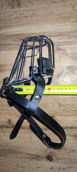 Vand botniță caine