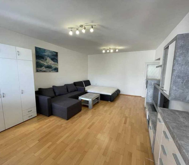 Дава се под наем Едностаен апартамент в Пловдив, Южен - 38 кв.м за 193.8 € - Снимка #1