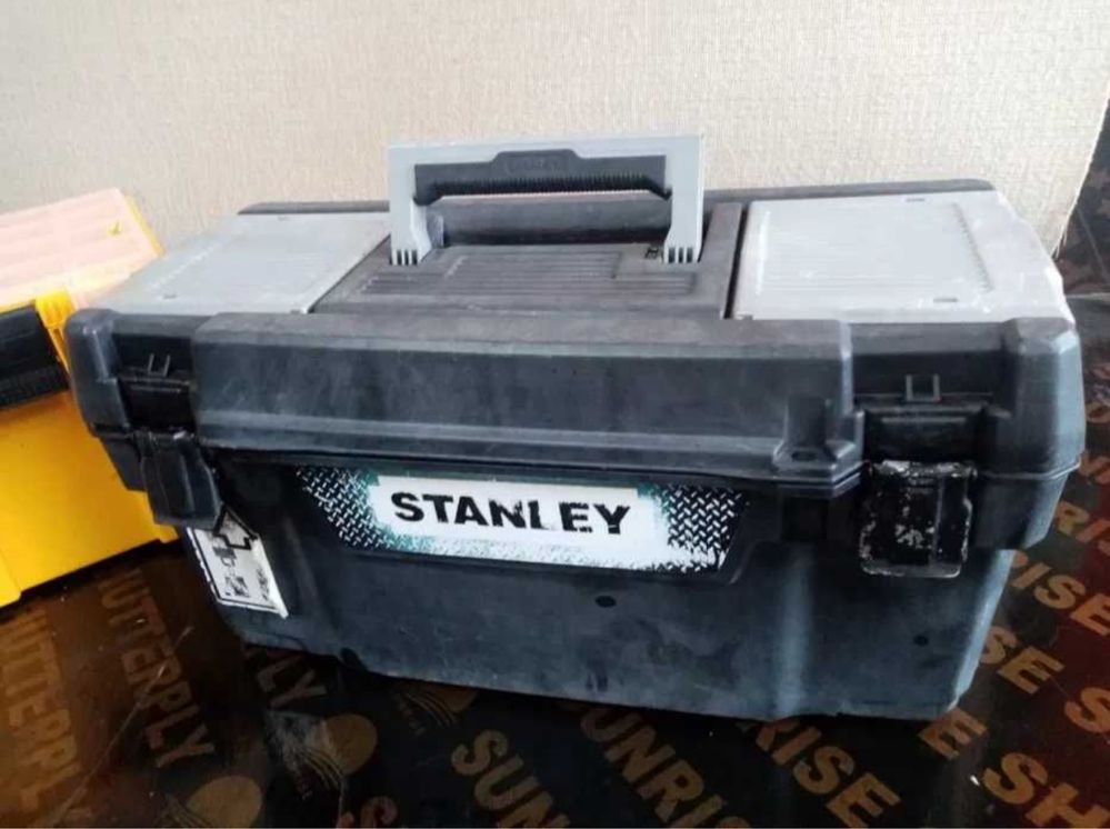 Куфари Девалт DeWallt и Stanley перфектно състояние
