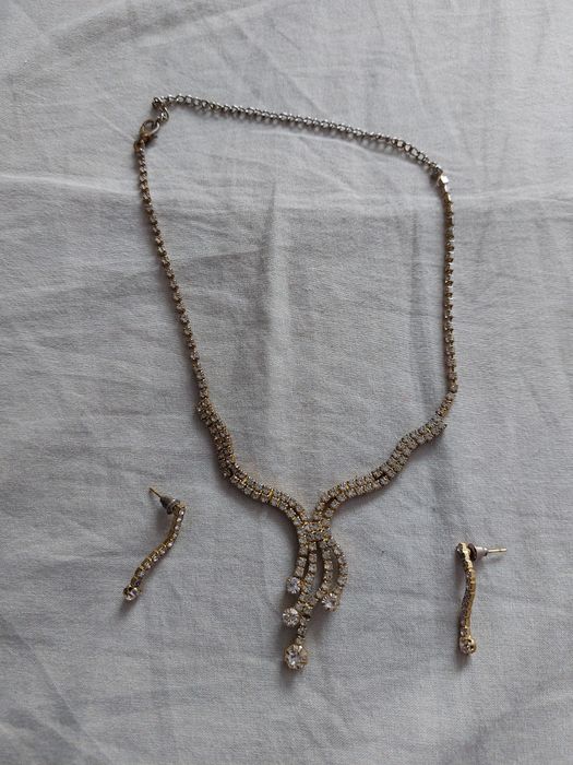 Cutie bijuterii+ bijuterii deosebite