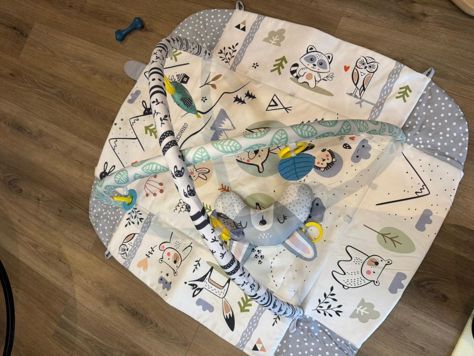 Centru de activități - covoraș și jucării