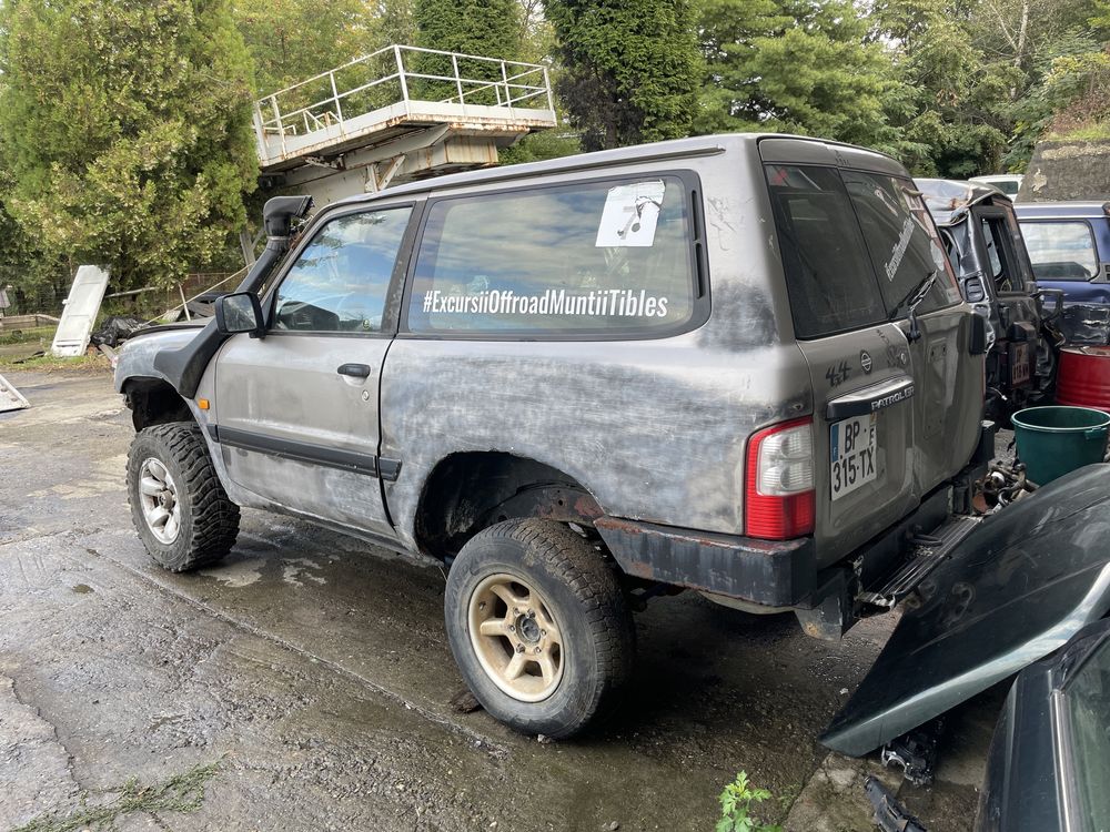 Dezmembrez Nissan Patrol Y61 SWB 2.8td an 1999