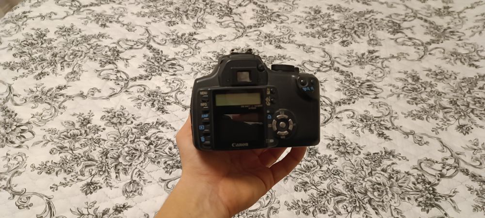 Vând Canon 350 D