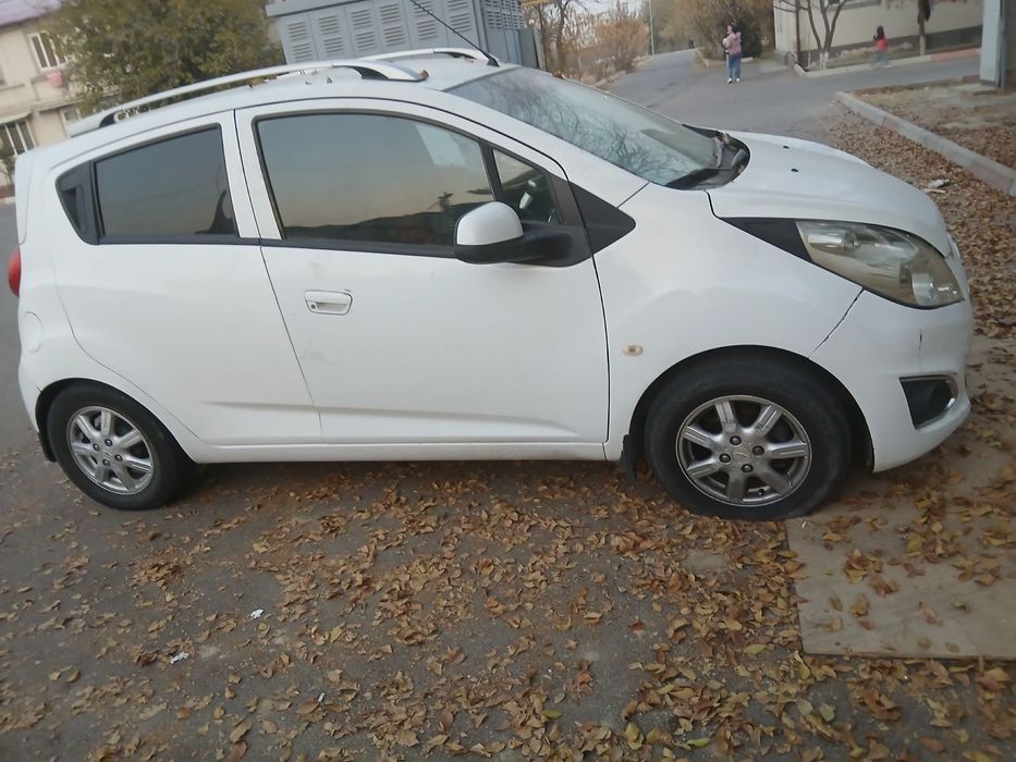 Spark 2018 avtamat sotiladi srochna