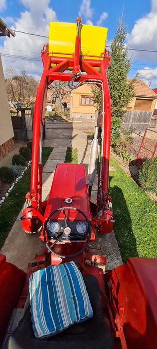 Tractor IHC  523 52cp Agriomatic Imp. Germania cu încărcător și 2 cupe