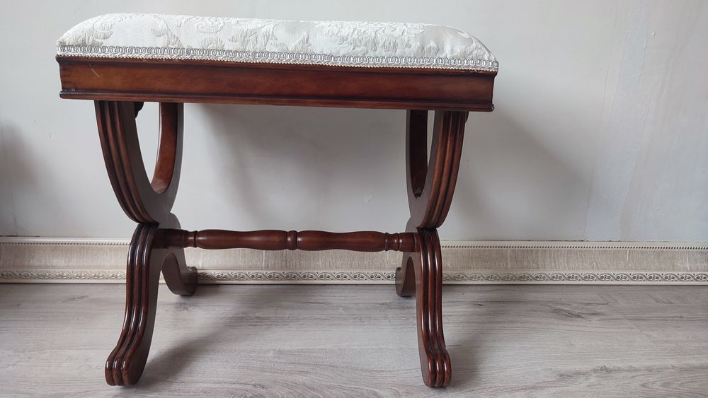 Пуфик для спальный и для прихожий