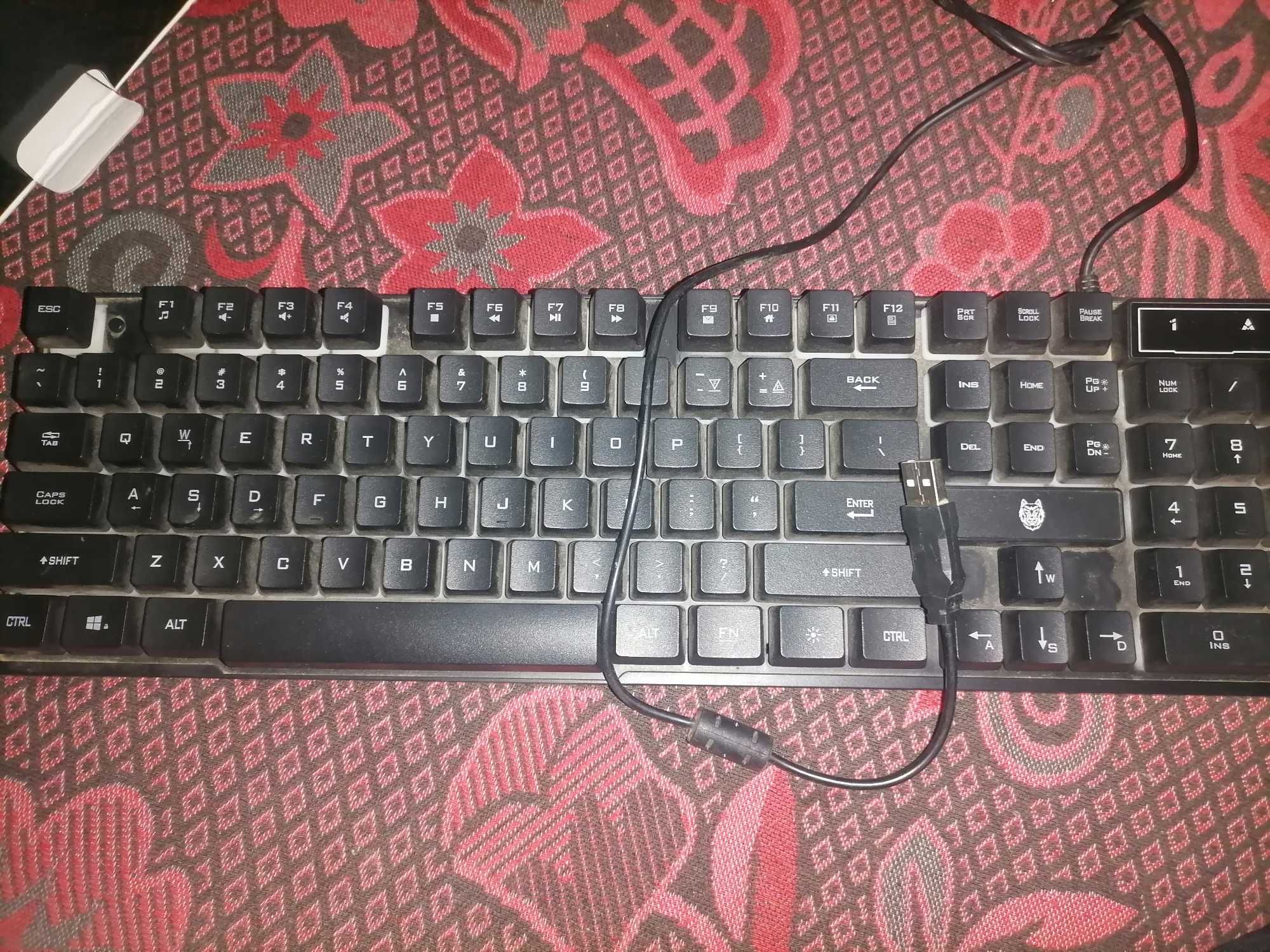 Tastatura și mouse gaming