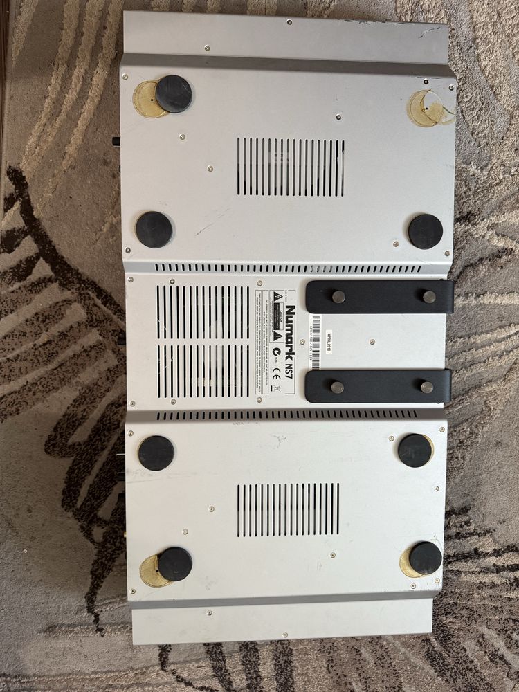 Numark NS7 Пулт