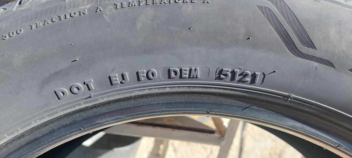 Летни гуми 235/55/19