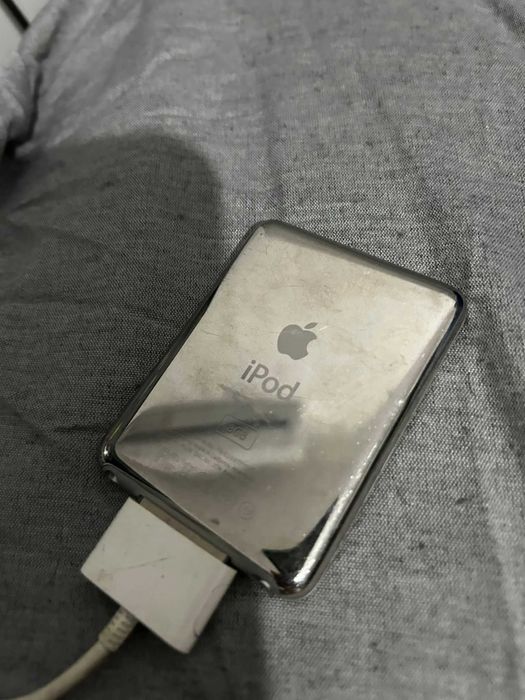 IPOD Stainless STEEL APPLE gen 3 3rd generation
