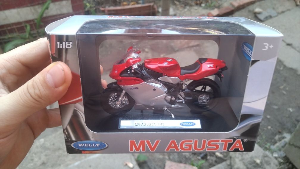 Macheta moto  Mv Augusta F4s 1:18