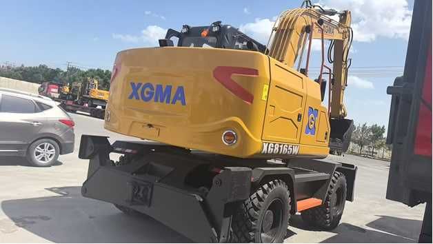 Колёсный экскаватор XGMA XG8165W (с опорными лапами)