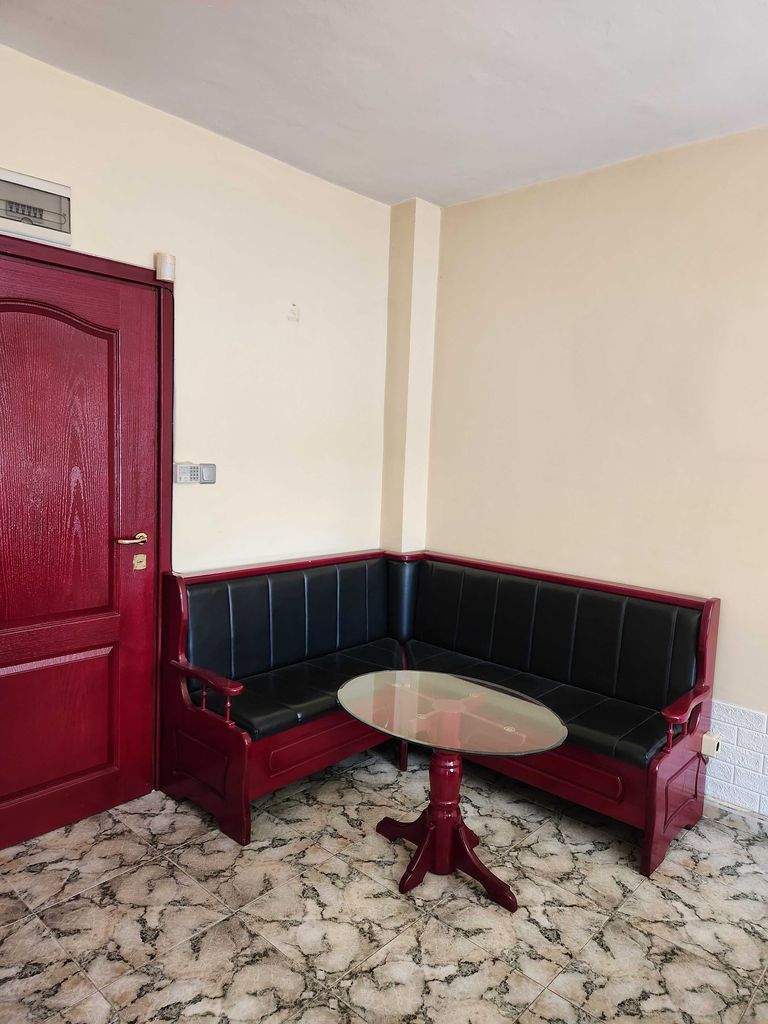 Дава се под наем Офис в Велико Търново, Център - 35 кв.м за 188.7 € - Снимка #3
