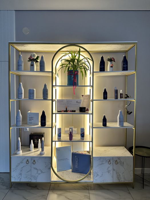 Стеллаж для салона красоты