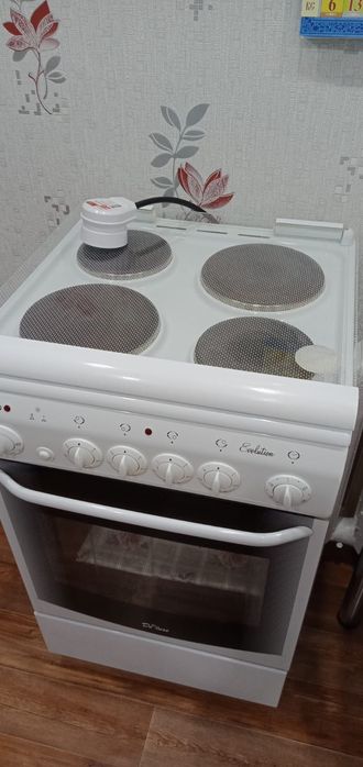 Продам электрическую плиту