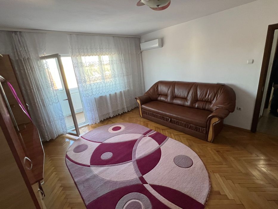 Inchiriez apartament cu 2 camere (centrală proprie)
