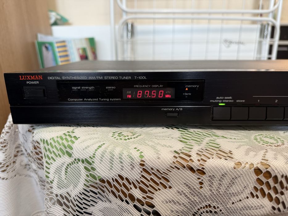 Luxman T-100l FM Тунер