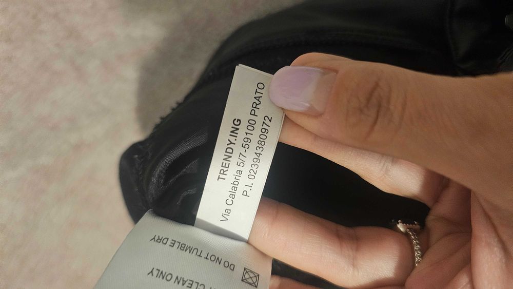 Pantaloni negri piele