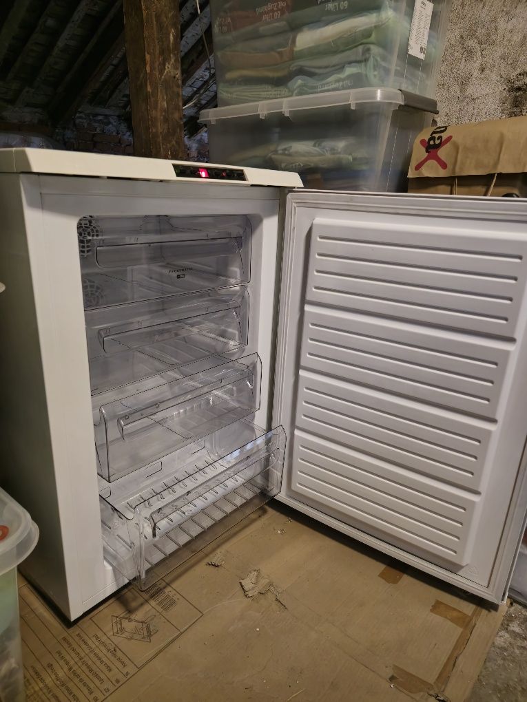 Фризер AEG, 80 l, A75100GA4