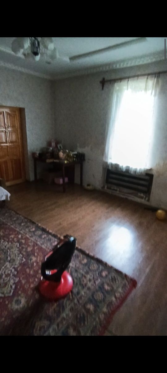 Угловой дом вдоль дороги Мирабад Файзабад ул. Отчопар Фергана йули