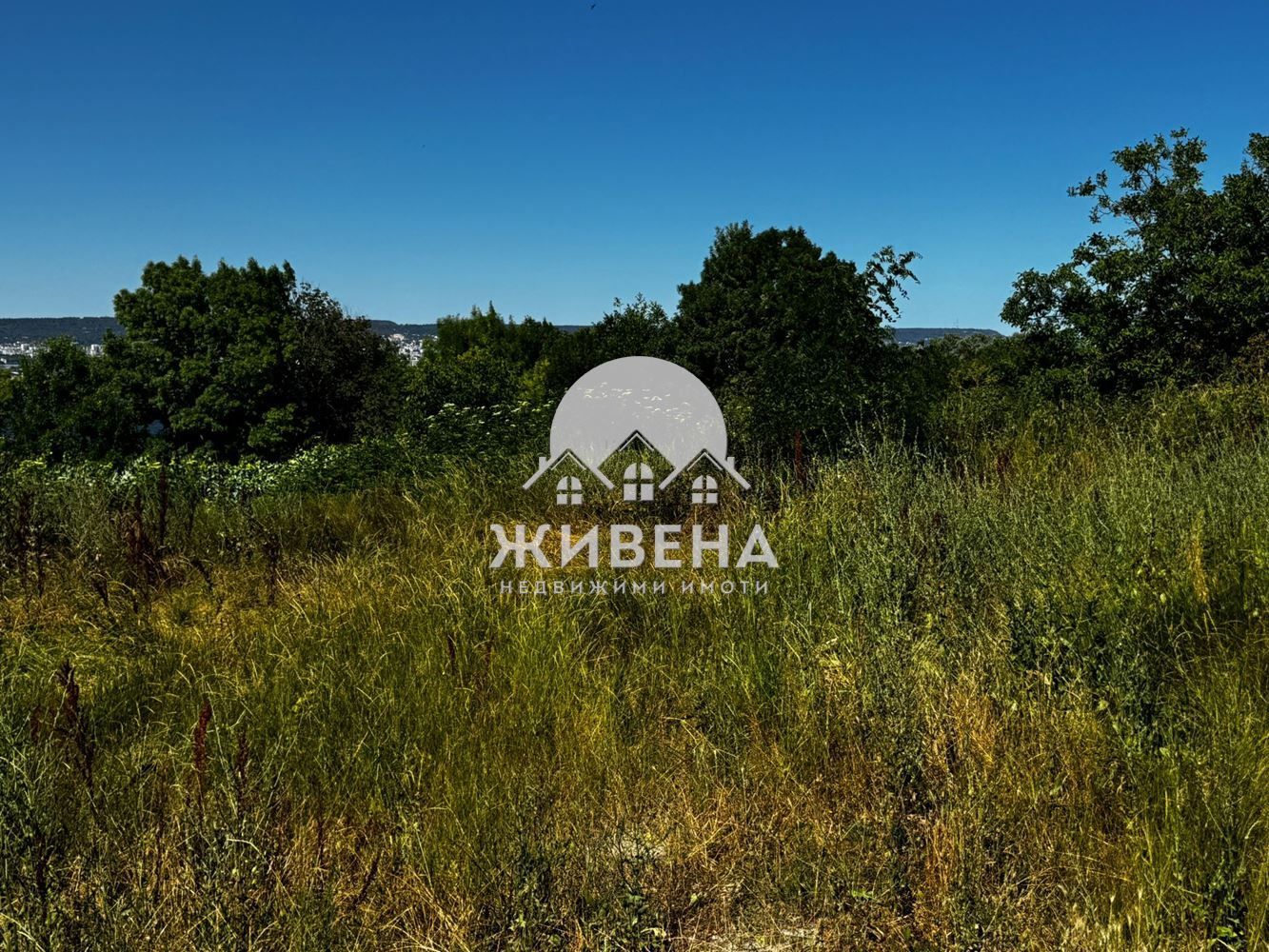 Продавам парцел в м-т Орехчето, площ 731 кв.м