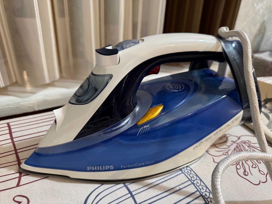 Паровой утюг Philips PerfectCare Azur