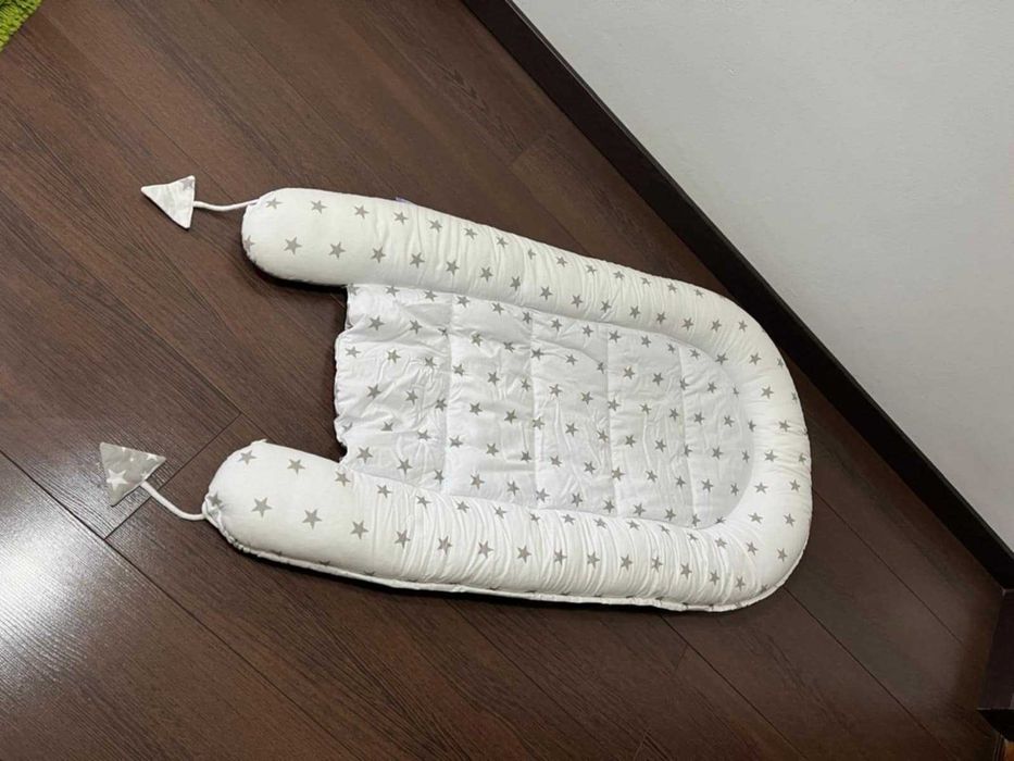 Cosulet bebelus pentru dormit Baby Nest