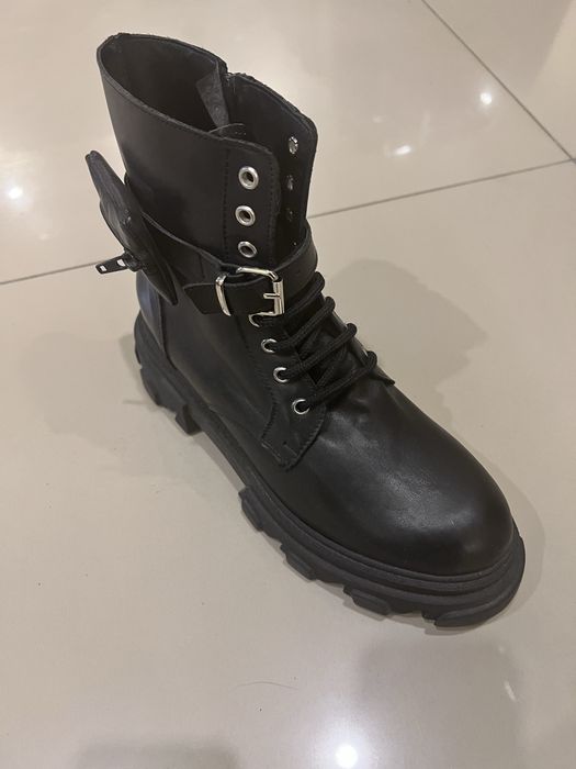 Продам ботинки осенние кожанные