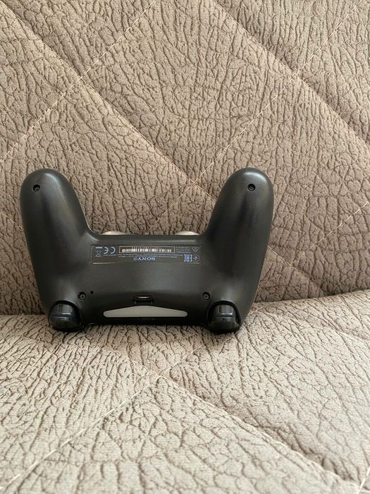 Джостик от пс4  с костемизацие Call of duty