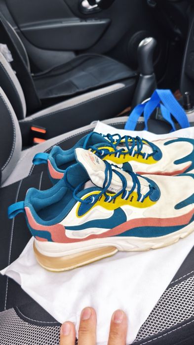 Vand Nike AirMax 270 React