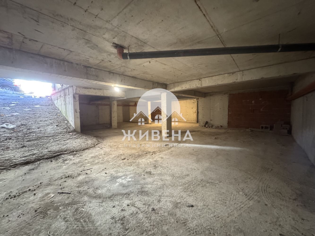 Продавам гараж/ подземно паркомясто, Лятно кино Тракия, 13 кв.м