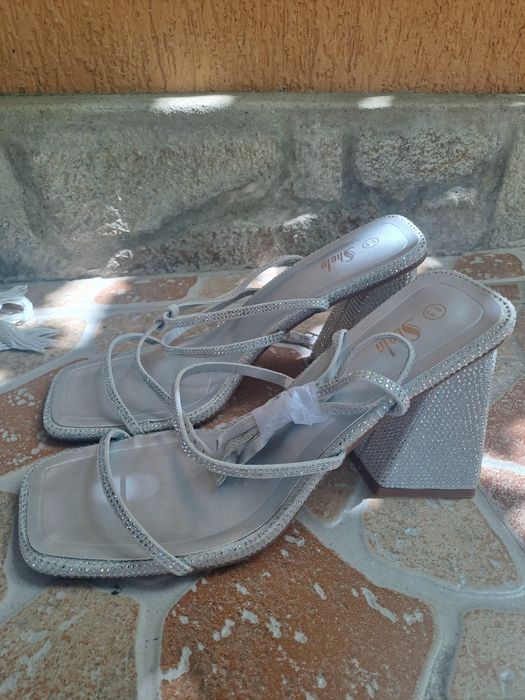 Елегантни сандали