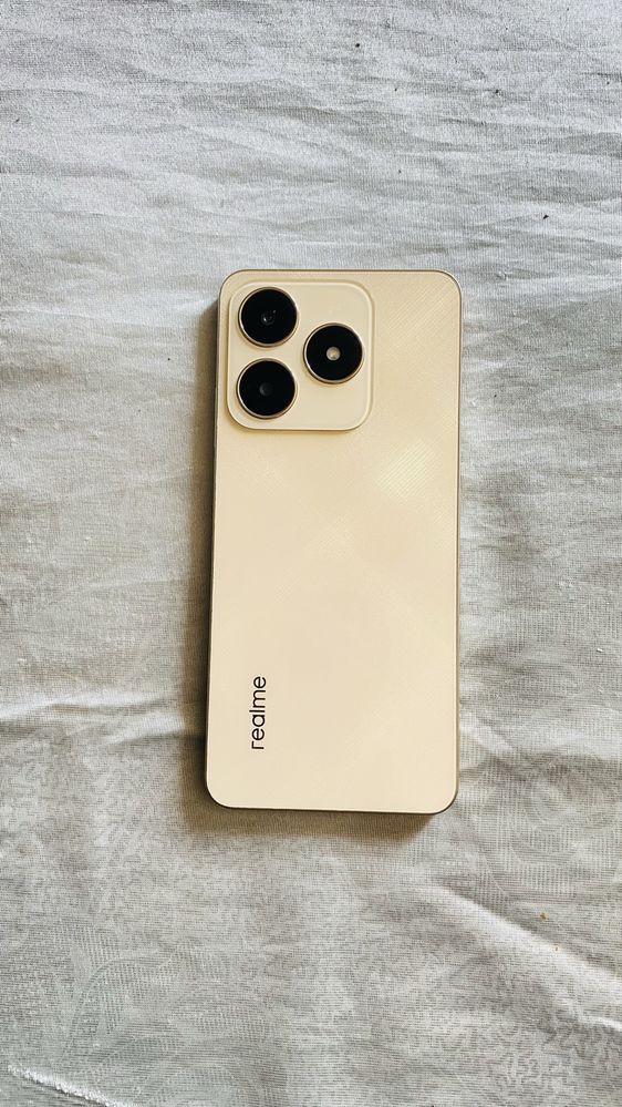 Realmi c61 8+8 256