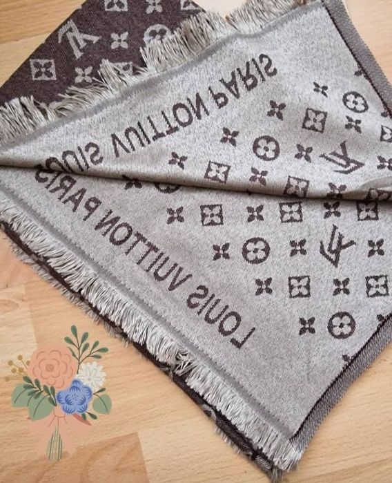 Esarfa doua fețe, model unisex, saculet, etichetă