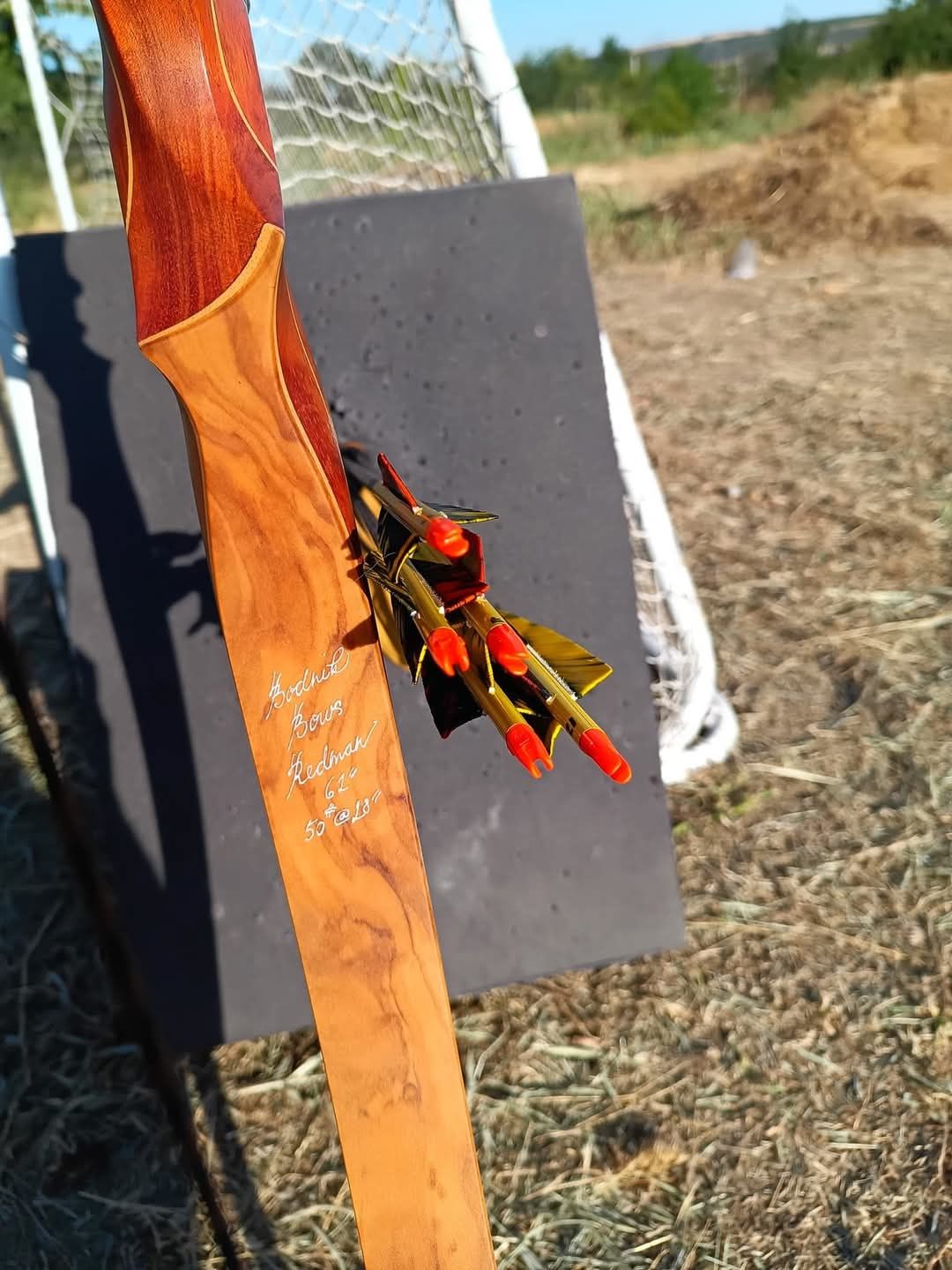Bodnik custom Redman 50lbs arc cu săgeți recurve
