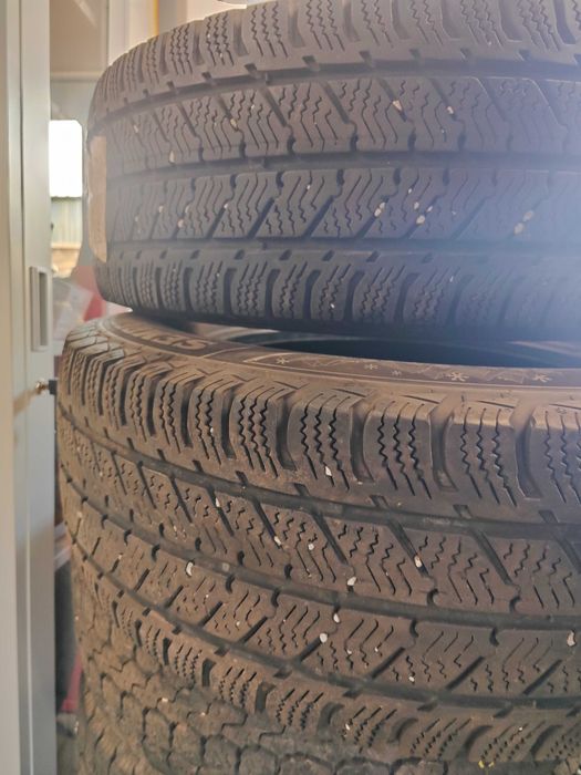 2бр.зимни гуми 235/65/16C Semperit
2бр.зимни гуми 235/65/16C Semperit