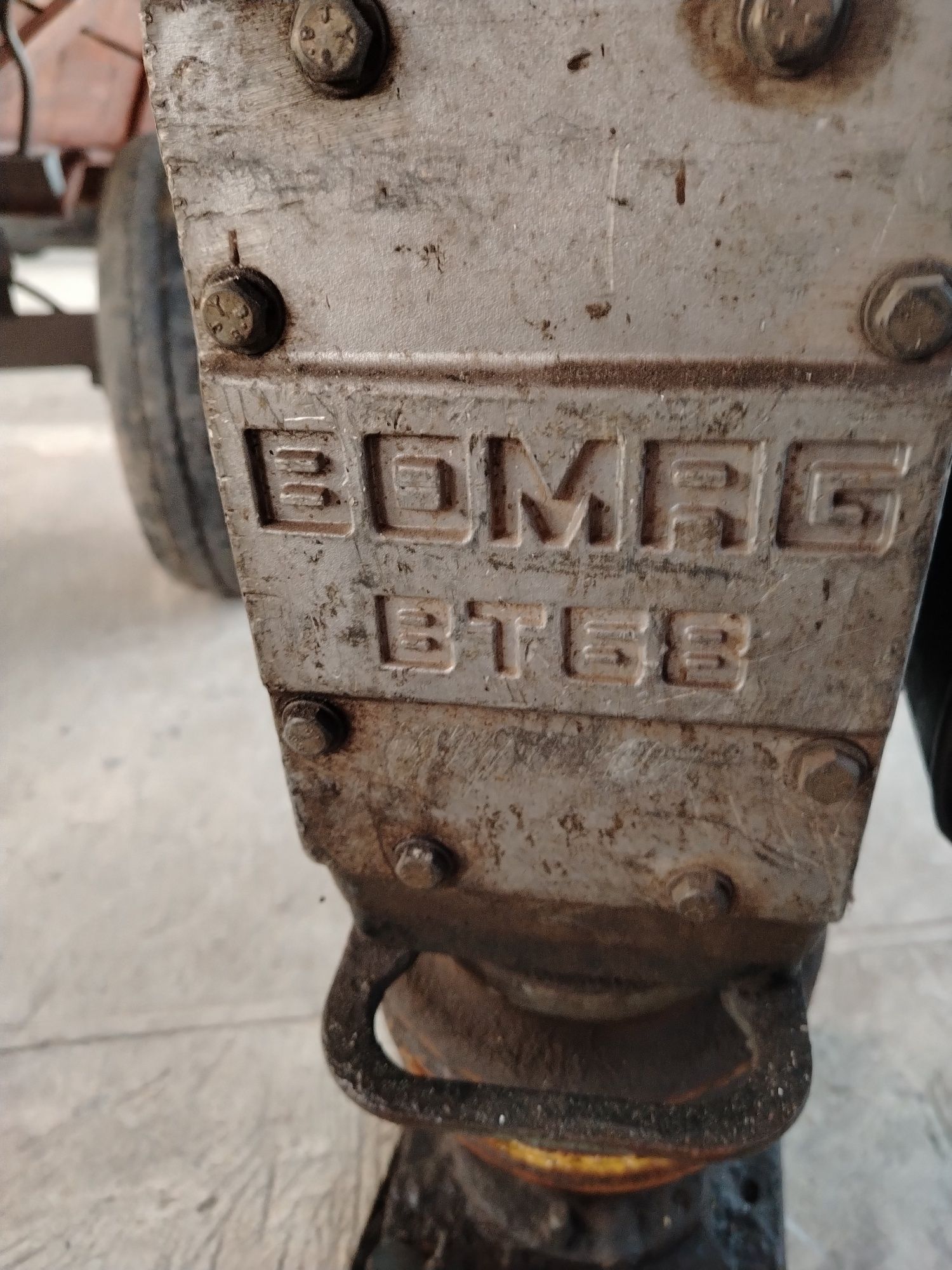 Vand compactor pământ