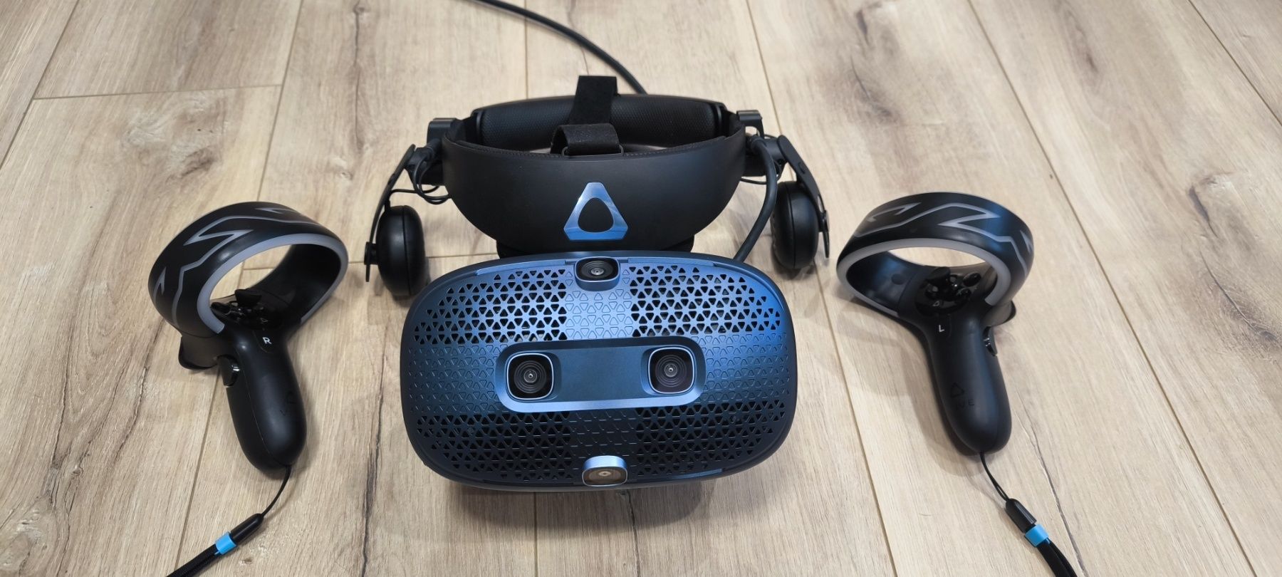 VR шлем HTC Vive Cosmos