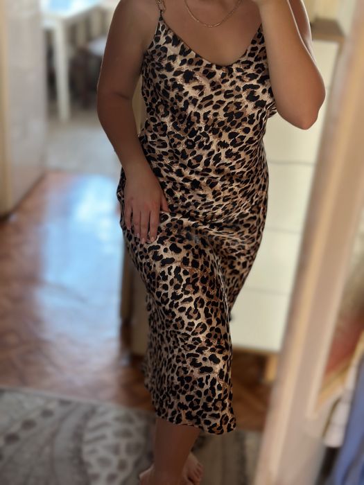 Продам новое платье. Брала за 36.000. Отдам за 25.000