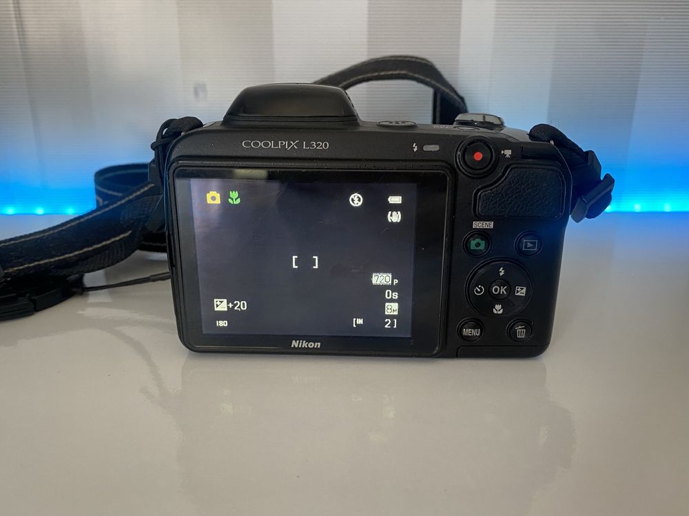 Nikon Coolpix L320 16.1MP Digital Camera (За Части)