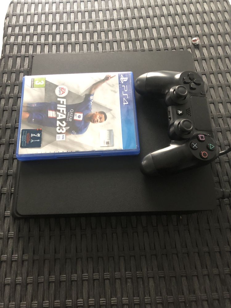 Playstation 4 slim