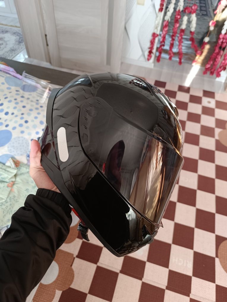 Шлем дома есть и для мотоцикл