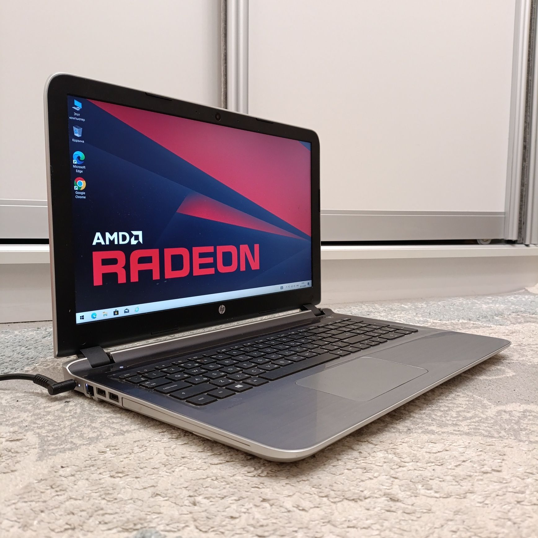 HP Pavilion 15/Intel Core i3-6100U/SSD-128GB/ОЗУ-8GB/Windows 10 Pro
