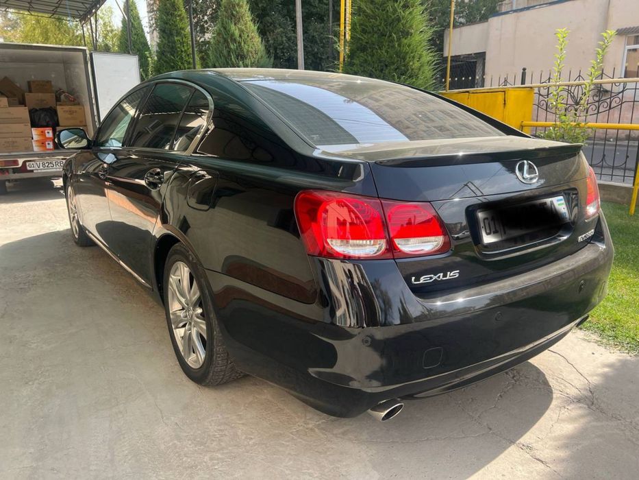 Lexus GS300 sotiladi