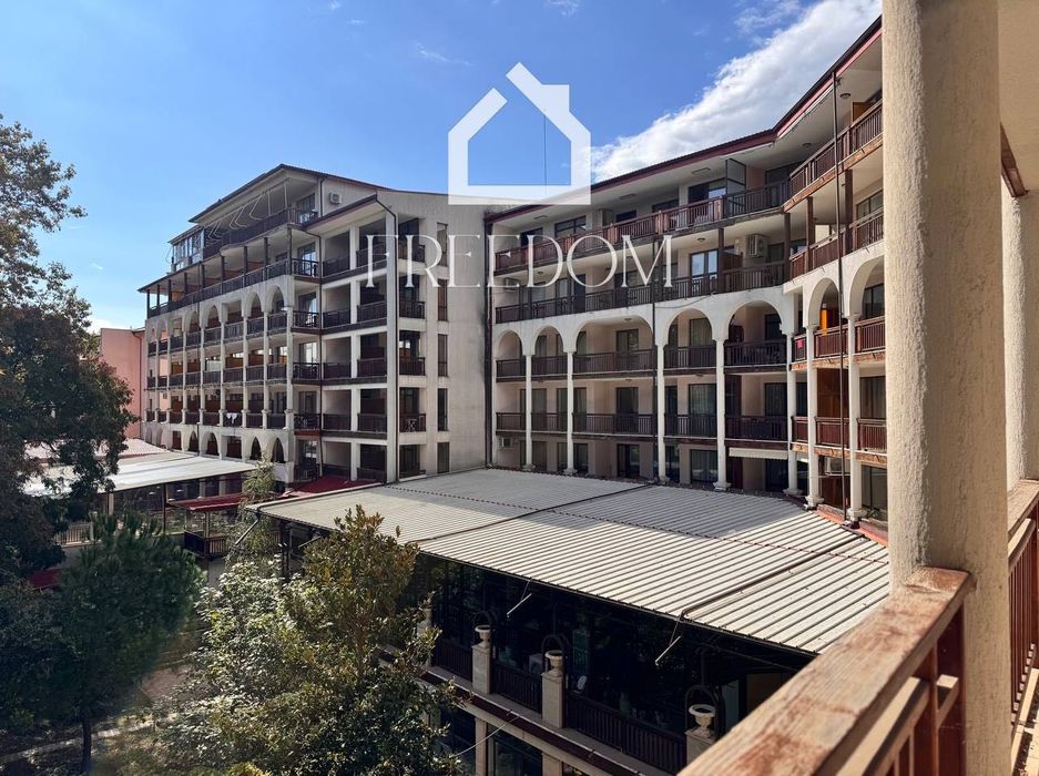 Продава се Четиристаен апартамент в Варна, Бриз - 268 кв.м за 2612 €/кв.м - Снимка #9