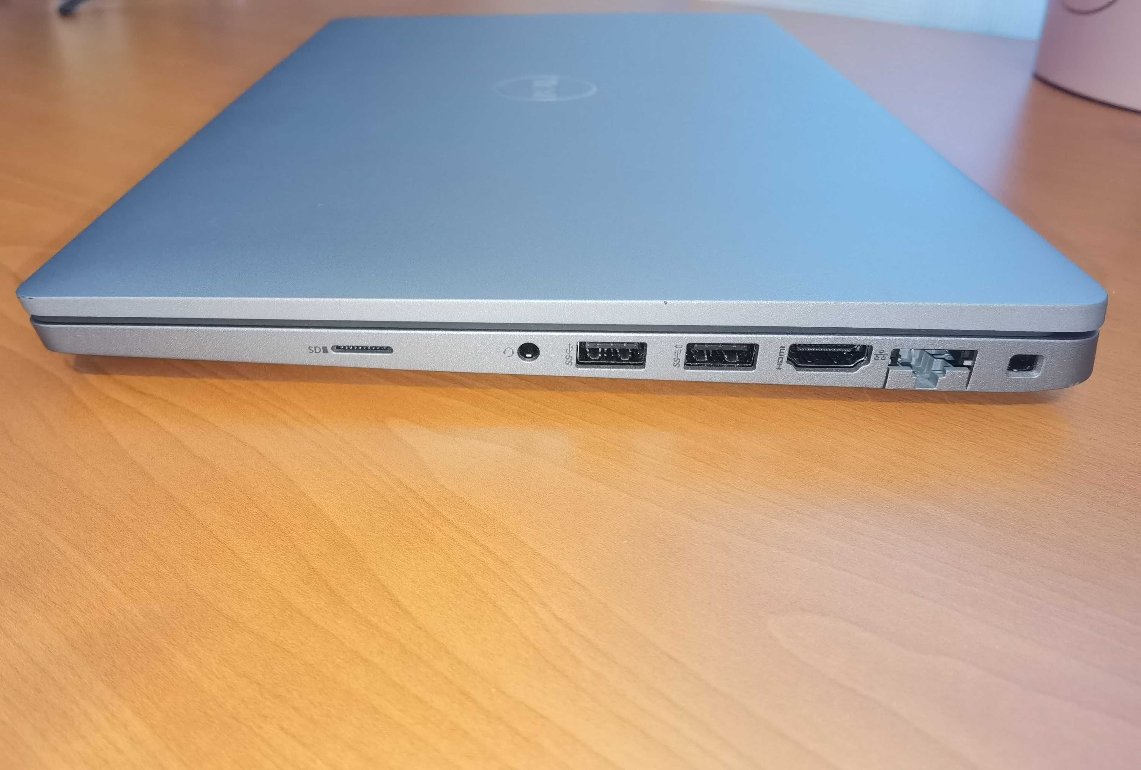 Лаптоп Dell Преинсталиран много запазен